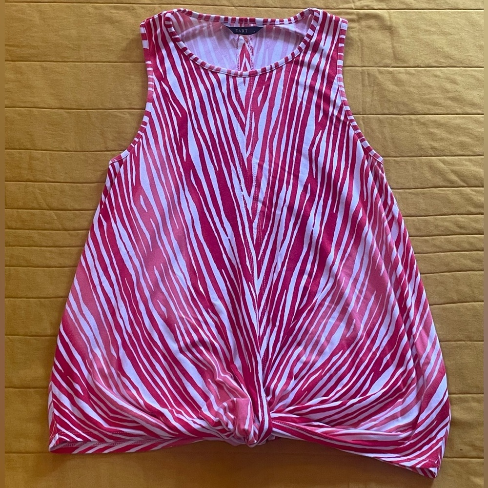 Fun Tart Sleeveless Shirt with Knot Details - Size XS - Picture 7 of 8